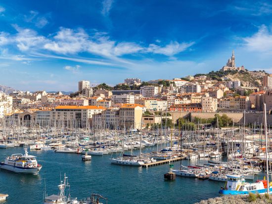 マルセイユ半日観光ツアー　地中海を一望するノートルダム寺院＋コルビュジエ設計の世界遺産ユニテ・ダビタシオン 他＜混載／日本語／3時間／マルセイユ発＞