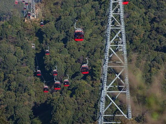 360度の大パノラマ！ヒマラヤ山脈を望む チャンドラギリの丘 *往復ケーブルカー利用＜日本語ガイド／昼食付／カトマンズ発＞