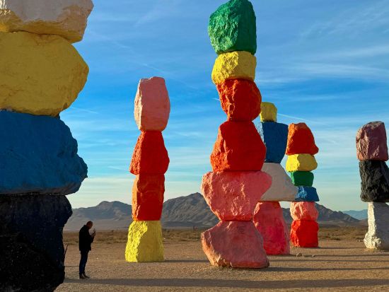 グランドキャニオンウエスト日帰りツアー　フーバーダム観光＆セブンマジックマウンテン&ジョシュアツリー　スカイウォーク付きプランあり＜日本語ガイド／ラスベガス発＞