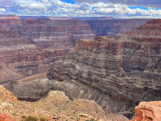 グランドキャニオンウエスト日帰りツアー　フーバーダム観光＆セブンマジックマウンテン&ジョシュアツリー　スカイウォーク付きプランあり＜日本語ガイド／ラスベガス発＞