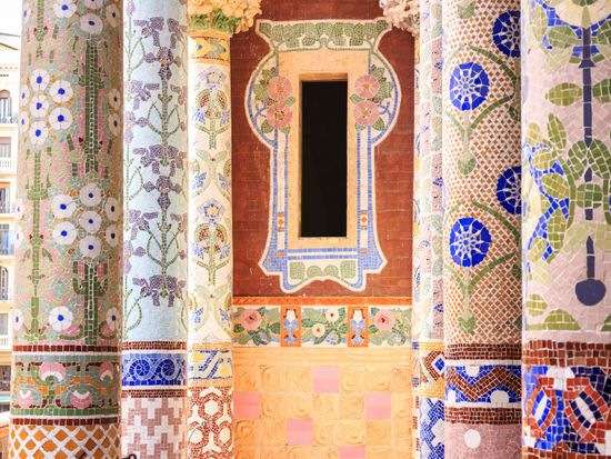 Spain_Barcelona_Palau-de-la-Musica_shutterstock_501278554