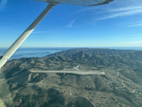 飛行機操縦体験　離陸から着陸まで本格パイロット気分を満喫！キッズ体験プランあり＜6歳以上／日本語パイロット＞