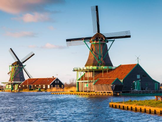 ザーンセスカンス風車村 送迎ツアー＜貸切／日本語チャットサポート／アムステルダム発＞