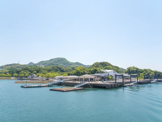 福岡発日帰りバスツアー　佐賀・佐世保コース　大魚神社＋祐徳稲荷神社＋九十九島パールシーリゾート＋佐世保五番街＜博多発着／ハウステンボスで下車可／日本語・中国語＞