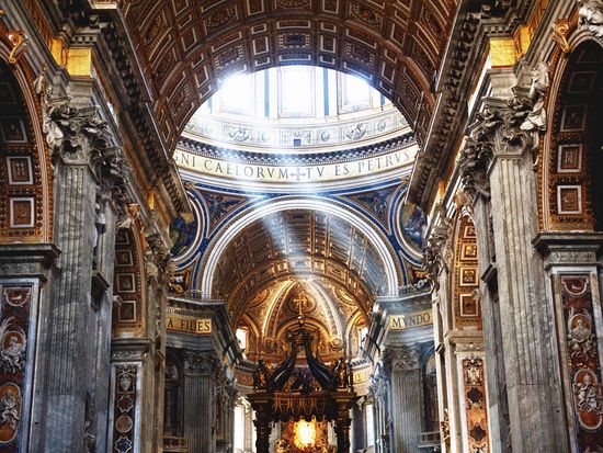 RS12217_under dome St Peter