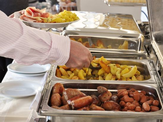 RS12389_Serving-lpr (1) - Copy