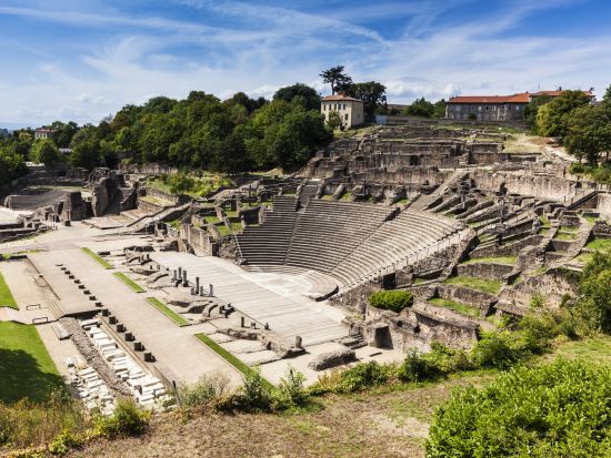リヨン市内半日ウォーキングツアー　世界遺産リヨン歴史地区など定番スポットをご案内　夕食付プランあり ＜貸切／日本語／昼食付／公共機関1日乗車券込／リヨン発＞