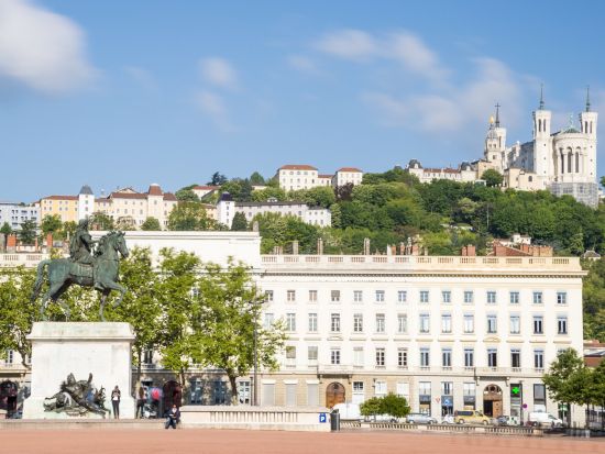 リヨン市内半日ウォーキングツアー　世界遺産リヨン歴史地区など定番スポットをご案内　夕食付プランあり ＜貸切／日本語／昼食付／公共機関1日乗車券込／リヨン発＞
