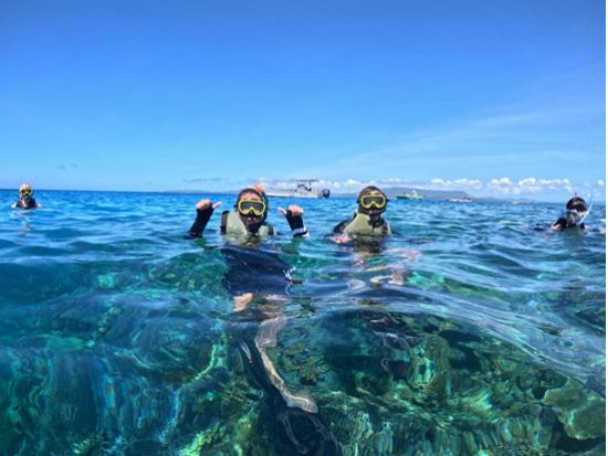 水納島海水浴 エメラルドグリーンの海でのんびりリゾート気分♪海水浴で水納島の海を満喫＜4～10月／本部町発＞