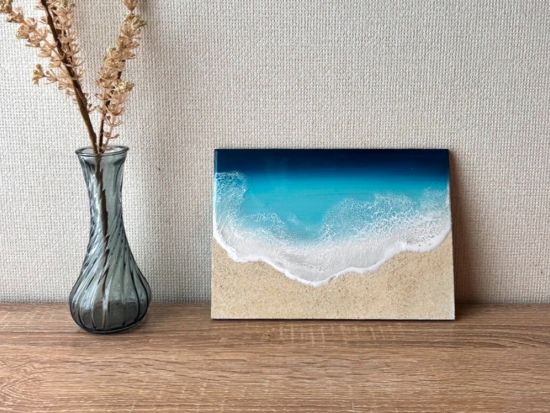 レジンアート体験 宮古島の美しい「海」を描く -コースター・ウミガメ・時計・シーサーの6種類から選択可能-＜約50分～2時間／宮古島＞