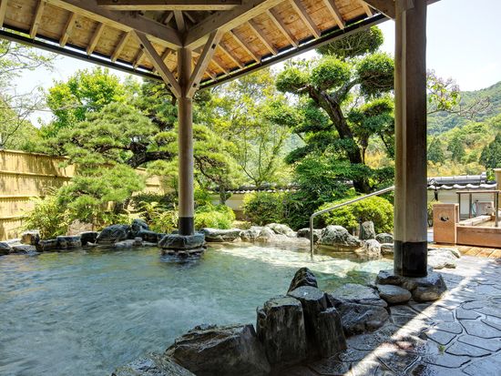 不死王閣　温泉