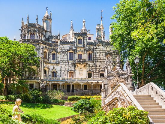 Portugal_Sintra_Regaleira Palace_pixta_22824592_M