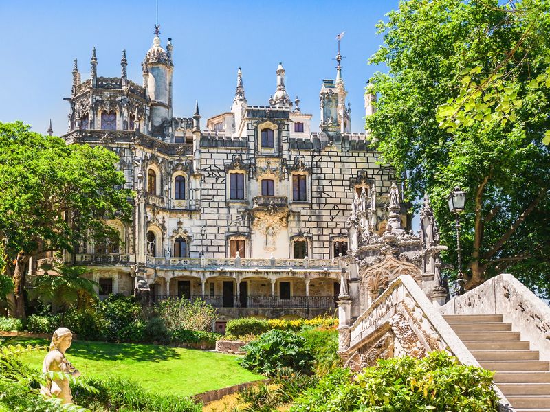 Portugal_Sintra_Regaleira Palace_pixta_22824592_M
