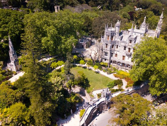 Portugal_Sintra_Regaleira Palace_pixta_58363602_M