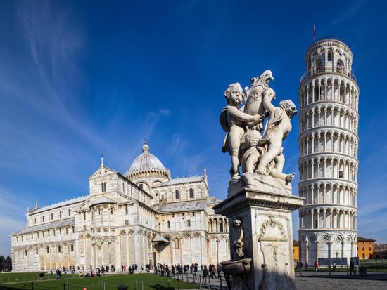 Italy_Tuscany_Leaning_Tower_of_Pisa_shutterstock_126550241