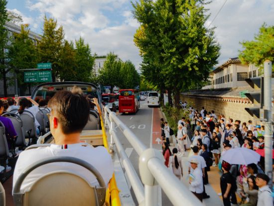 東大門「Seoul City Tour Bus」2階建てシティツアーバス 伝統文化コース 世界遺産宗廟や伝統市場をめぐる＜1日乗り降り自由／東大門発＞