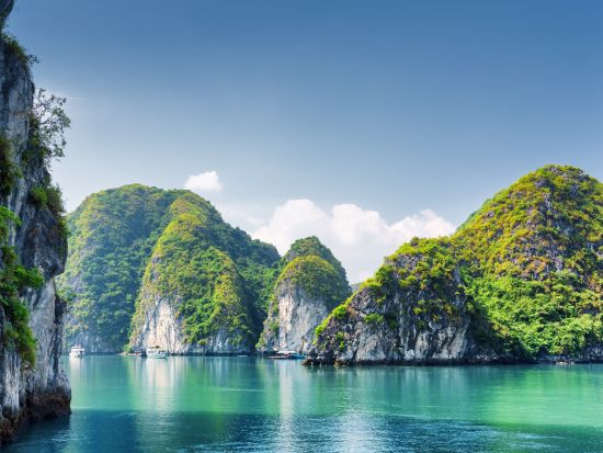 【都市間送迎】ハノイ市内 ⇔ ハロン湾 ＜貸切／最大6名／現地語ドライバー＞