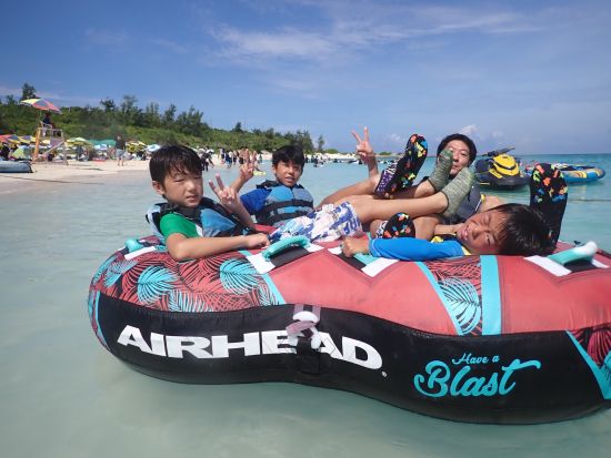 水納島マリンアクティビティ 透明度抜群の海で人気の3種目を満喫！選べる帰港時間＜4～10月／ビーチパラソル付き／本部町発＞by オーシャンスタイル