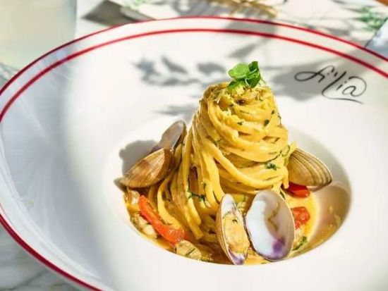 フィリア・ドバイ（Fi’lia Dubai）☆食事券＆事前予約サービス 75階インフィニティプールの特典付き！＜ランチ＞ *SLSドバイ ホテル＆レジデンス内