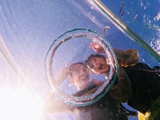 クリアSUP 透明のボードでサンゴ礁やお魚が見える♪初めてでも安心の少人数制★最新の高性能カメラ撮影<約1.5時間／恩納村>