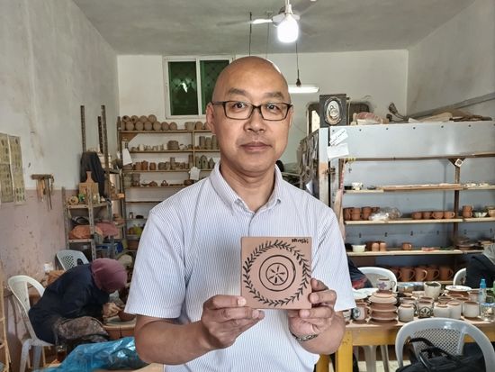 タイベ陶器工房にて