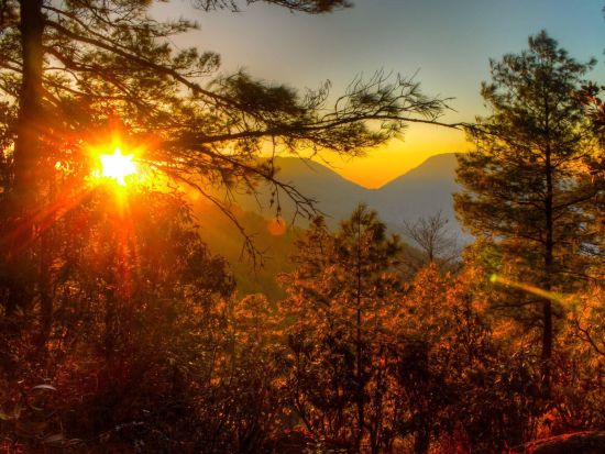 【カトマンズ発・近郊ツアー】感動的なエベレストのパノラマビュー！ダマン日帰りツアー＜貸切チャーター／日本語ガイド／昼食付＞