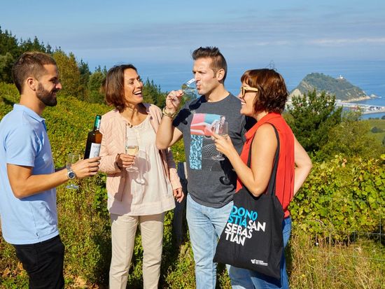 GETARIA TXAKOLI WINE TOUR FROM SAN SEBASTIAN (4)