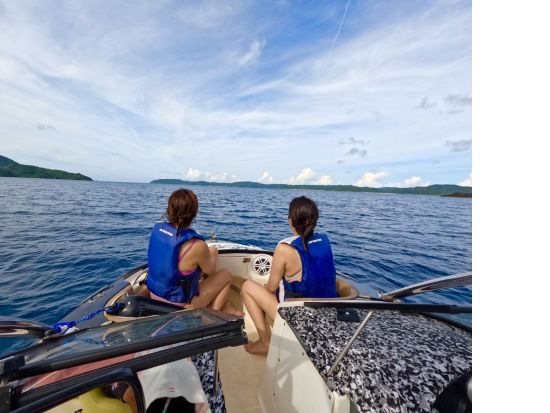 奄美大島【ボートチャーター】 貸切ボートでコウトリ浜へご案内 各種マリンアクティビティ体験付！オプション追加で最大18名まで乗船可by奄美シーランド