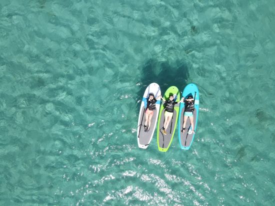 奄美大島【SUP】透明度抜群の奄美ブルーを大満喫！選べるツアー時間 ＜60分or90分プラン＞ ドローン撮影無料！お一人様も可能by 奄美シーランド