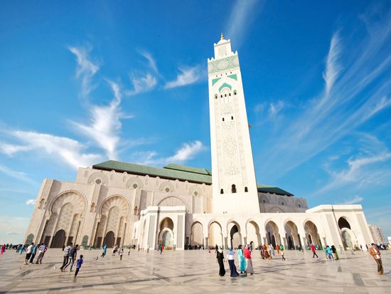 Morocco_Casablanca_Hassan II Mosque_shutterstock_210352924