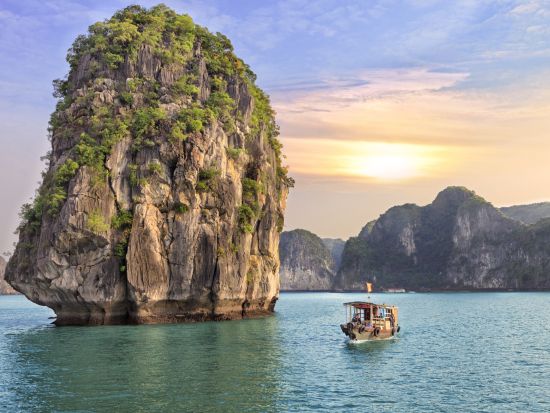 【都市間送迎】ハノイ市内 ⇔ ハロン湾 ＜貸切／最大6名／現地語ドライバー＞