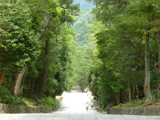 出雲大社八足門内特別参拝ツアー 通常立ち入れない神域へご案内 拝殿昇殿祈祷＆宝物殿の見学付き＜2時間半＞