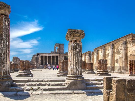 Italy_Pompeii_Ruins_shutterstock_1024586365