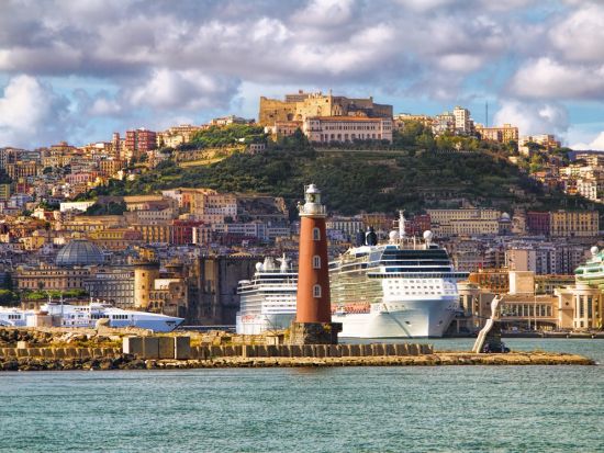 【寄港地観光】ナポリ港発着！ポンペイ遺跡＆自由に巡るナポリ観光ツアー＜貸切／6時間／現地語ドライバー＞by MAX HARVEST