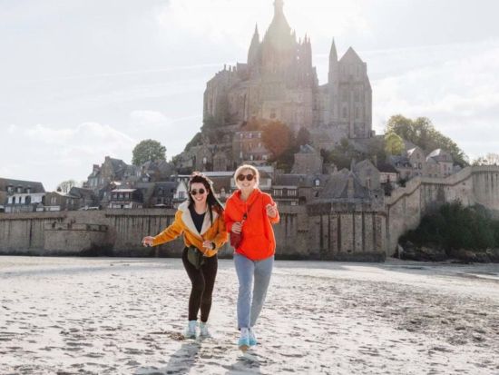 モンサンミッシェル日帰りツアー　修道院内日本語対応セルフガイドアプリ付き ＜英語ガイド＞ ※申込と同時に即予約確定