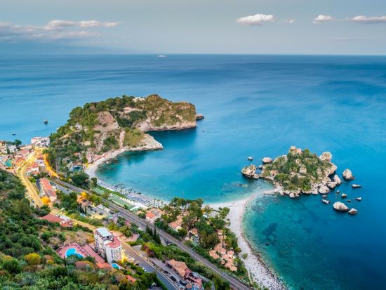 【寄港地観光】メッシーナ港発着！タオルミーナを自由に巡る観光ツアー＜貸切／5時間or7時間／現地語ドライバー＞by MAX HARVEST