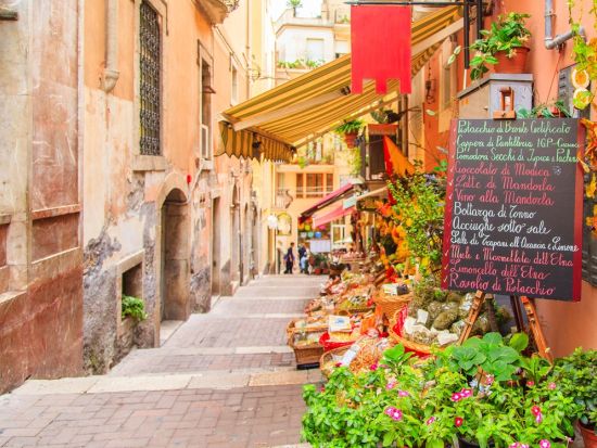 【寄港地観光】メッシーナ港発着！タオルミーナを自由に巡る観光ツアー＜貸切／5時間or7時間／現地語ドライバー＞by MAX HARVEST