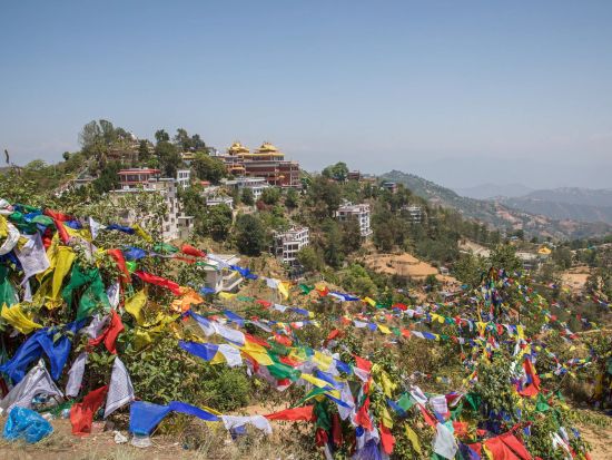 【カトマンズ発・近郊ツアー】ヒマラヤ連峰を望む仏教聖地ナモブッダ日帰りツアー＜貸切チャーター／英語または日本語ガイド／昼食付＞