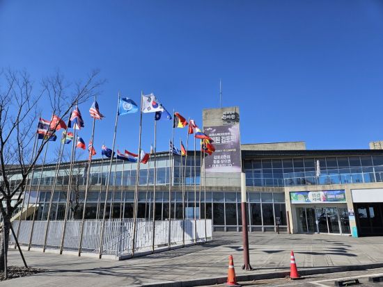 北朝鮮が見えるスターバックス&愛妓峰平和生態公園&ソウル艦公園 軍艦見学ツアー＜火～日／午前／日本語ガイド／ソウル発＞