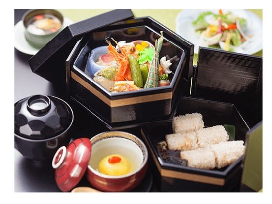 【大人気カップヌードル手作り体験確約！】池田周遊の旅 カップヌードルミュージアム＋小林一三記念館＋茶道・香道体験＋温泉入浴＜タクシー利用／1日／昼食付＞