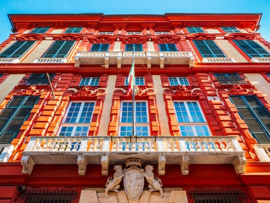 【寄港地観光】ジェノヴァ港発着！自由に巡る市内観光＆アウトレットorワイナリー訪問＜貸切／6時間／現地語ドライバー＞by MAX HARVEST