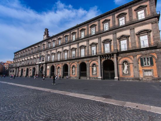【寄港地観光】ナポリ港発着！ポンペイ遺跡＆自由に巡るナポリ観光ツアー＜貸切／6時間／現地語ドライバー＞by MAX HARVEST