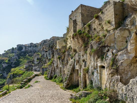 taly_Matera_Sassi di Matera_shutterstock_643651132