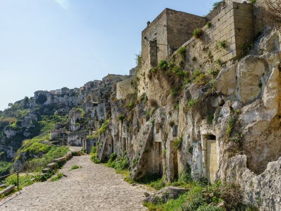 【寄港地観光】バーリ港発着！選べるバーリ旧市街or世界遺産マテーラ＆アルベロベッロツアー＜貸切／3時間or8時間／現地語ドライバー＞by MAX HARVEST