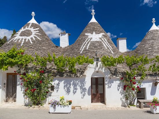 Italy_Alberobello_123RF_76267223_ML