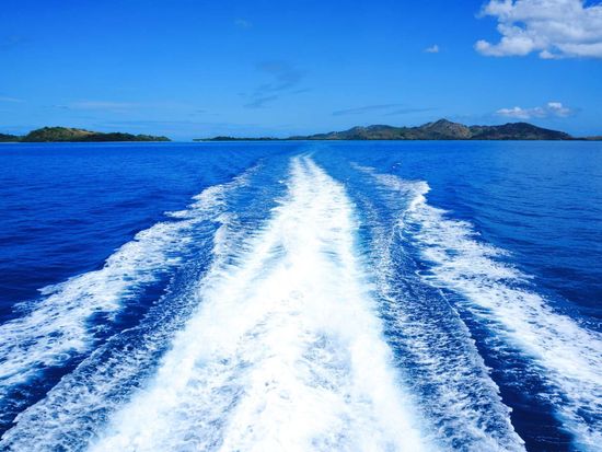 Beach Resort_Fiji_Cruise scene_pixta_77724459_M