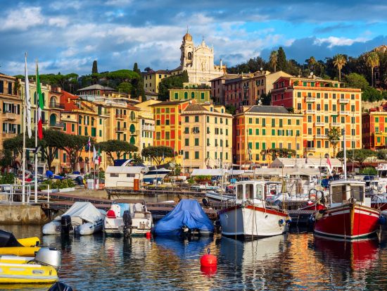 【寄港地観光】ジェノヴァ港発着！自由に巡る市内観光＆アウトレットorワイナリー訪問＜貸切／6時間／現地語ドライバー＞by MAX HARVEST