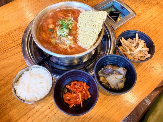 昼食キムチチゲ