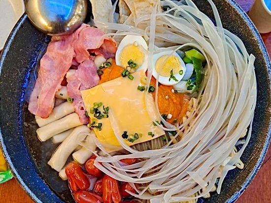 昼食トッポッキ