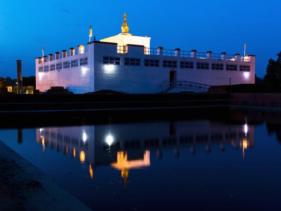 【1泊2日】世界遺産ルンビニを巡る！＜国内線航空券込／日本語ガイド／カトマンズ発＞